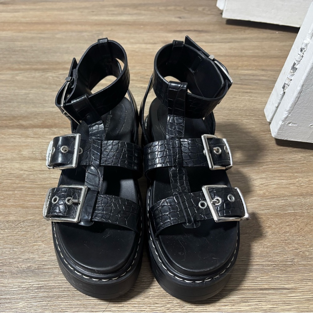 BERSHKA SANDALS